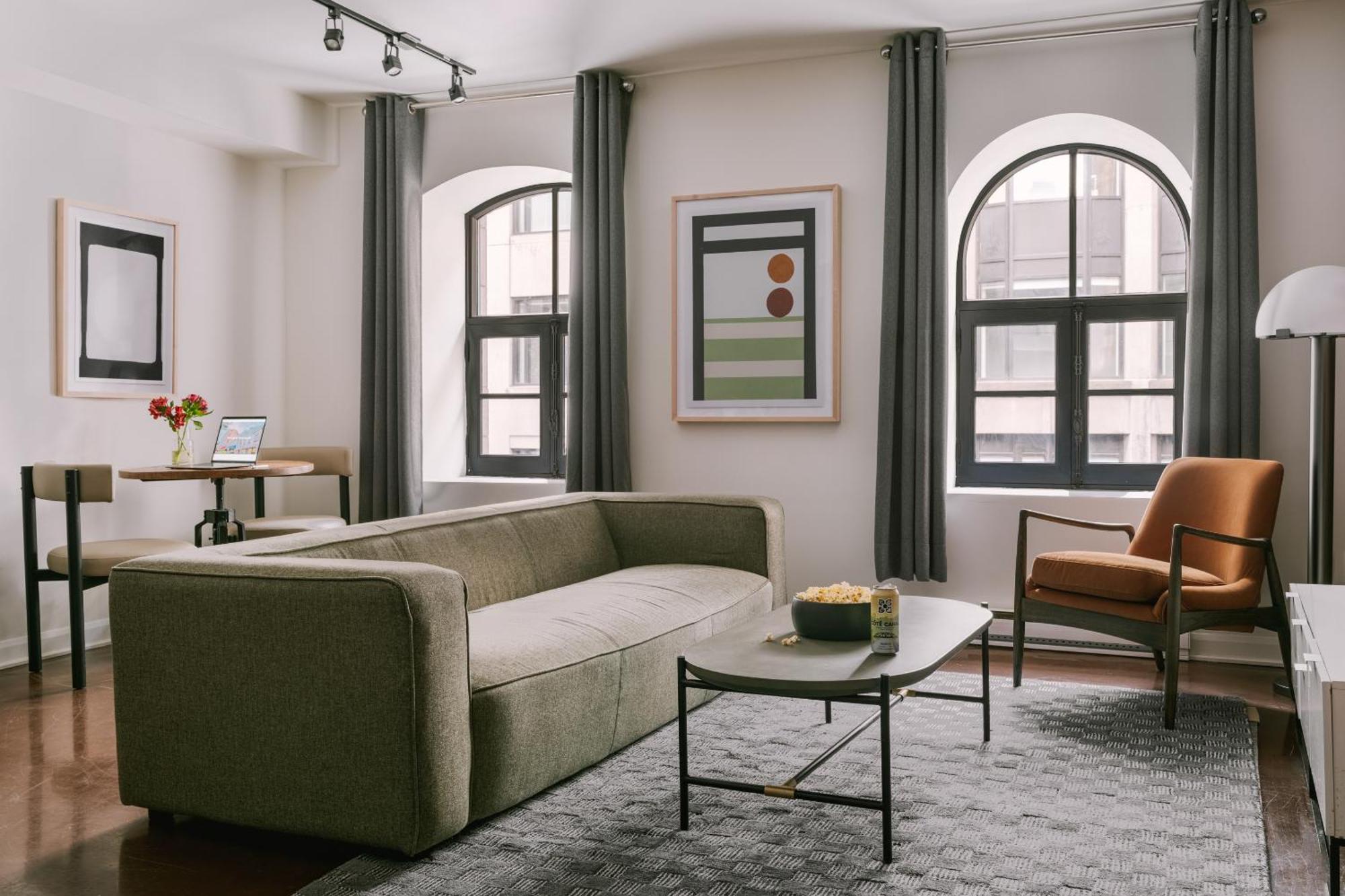 Sonder Penny Lane Aparthotel Монреал Екстериор снимка