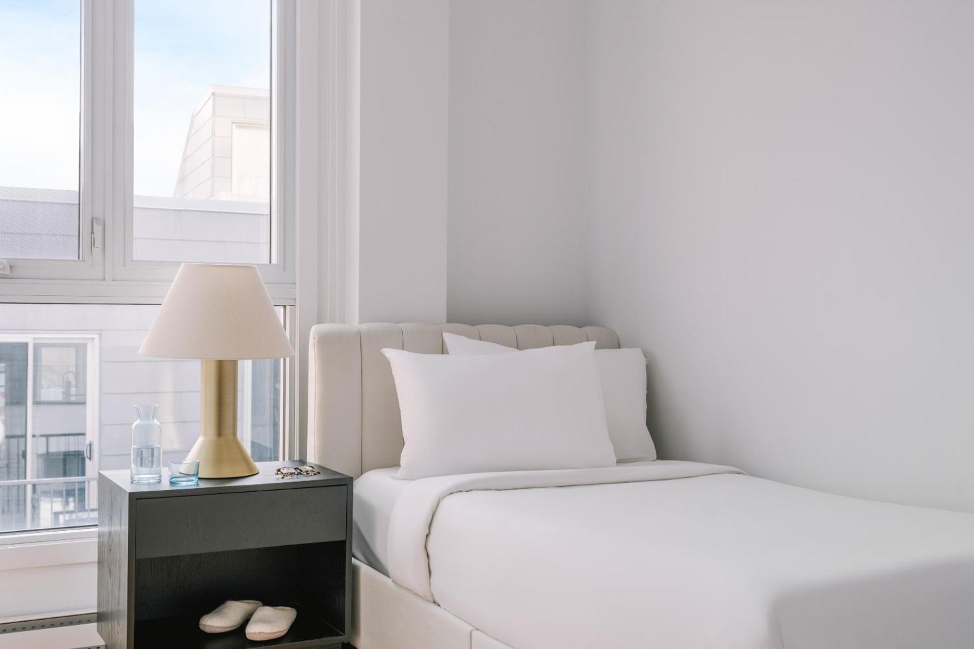 Sonder Penny Lane Aparthotel Монреал Стая снимка