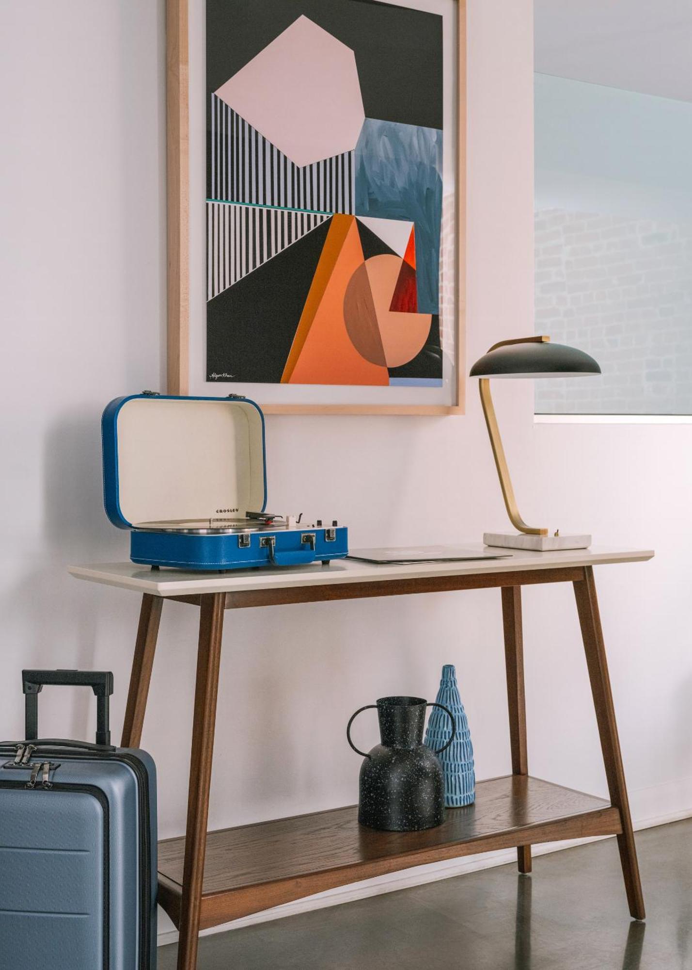 Sonder Penny Lane Aparthotel Монреал Стая снимка