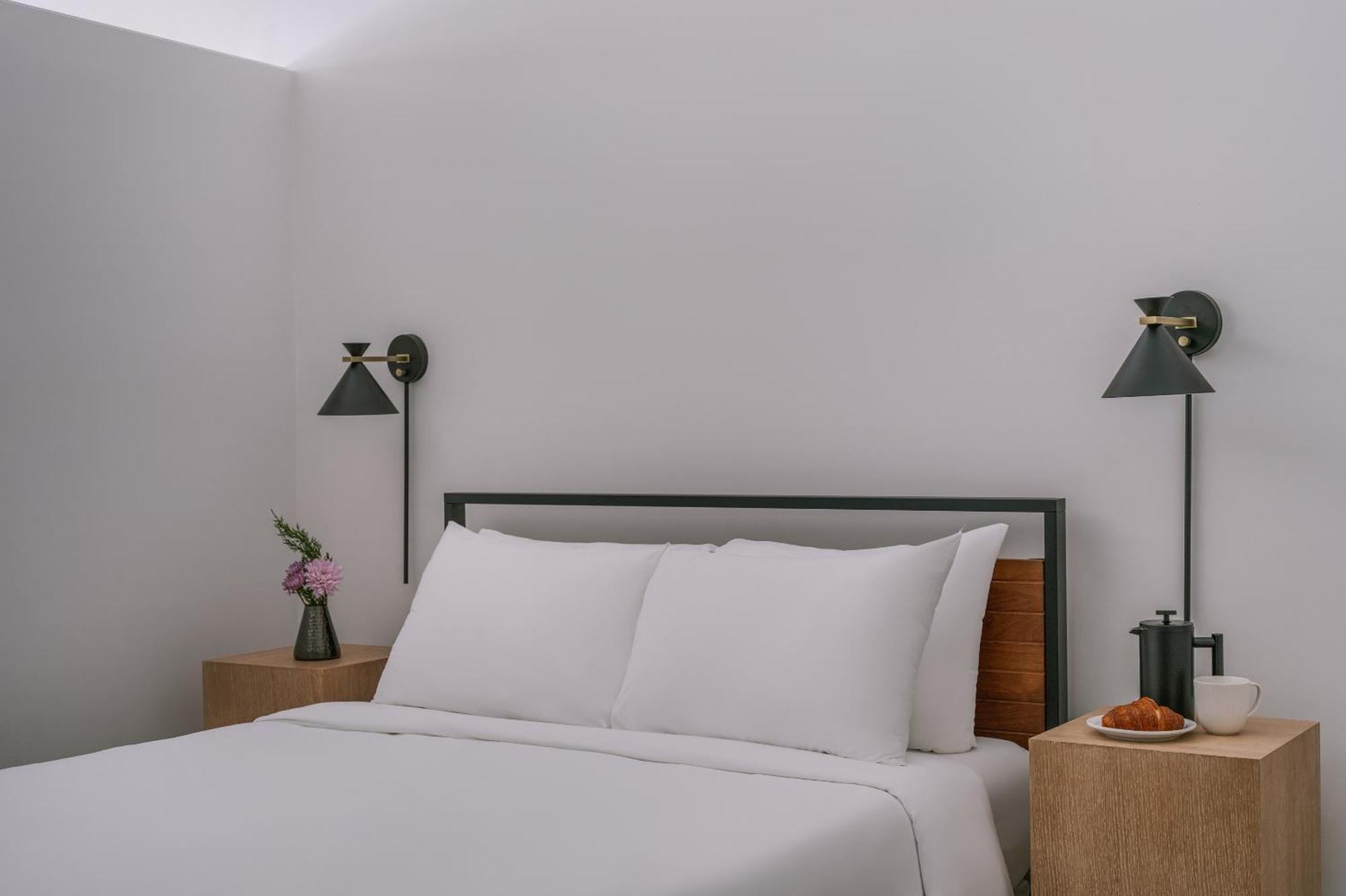 Sonder Penny Lane Aparthotel Монреал Стая снимка